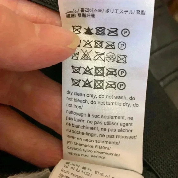 Calvin Klein faux leather skirt with an elastic  waist band - Picture 5 of 6